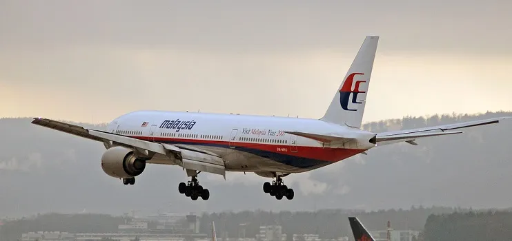 MH370: Search resumes, hopes high.