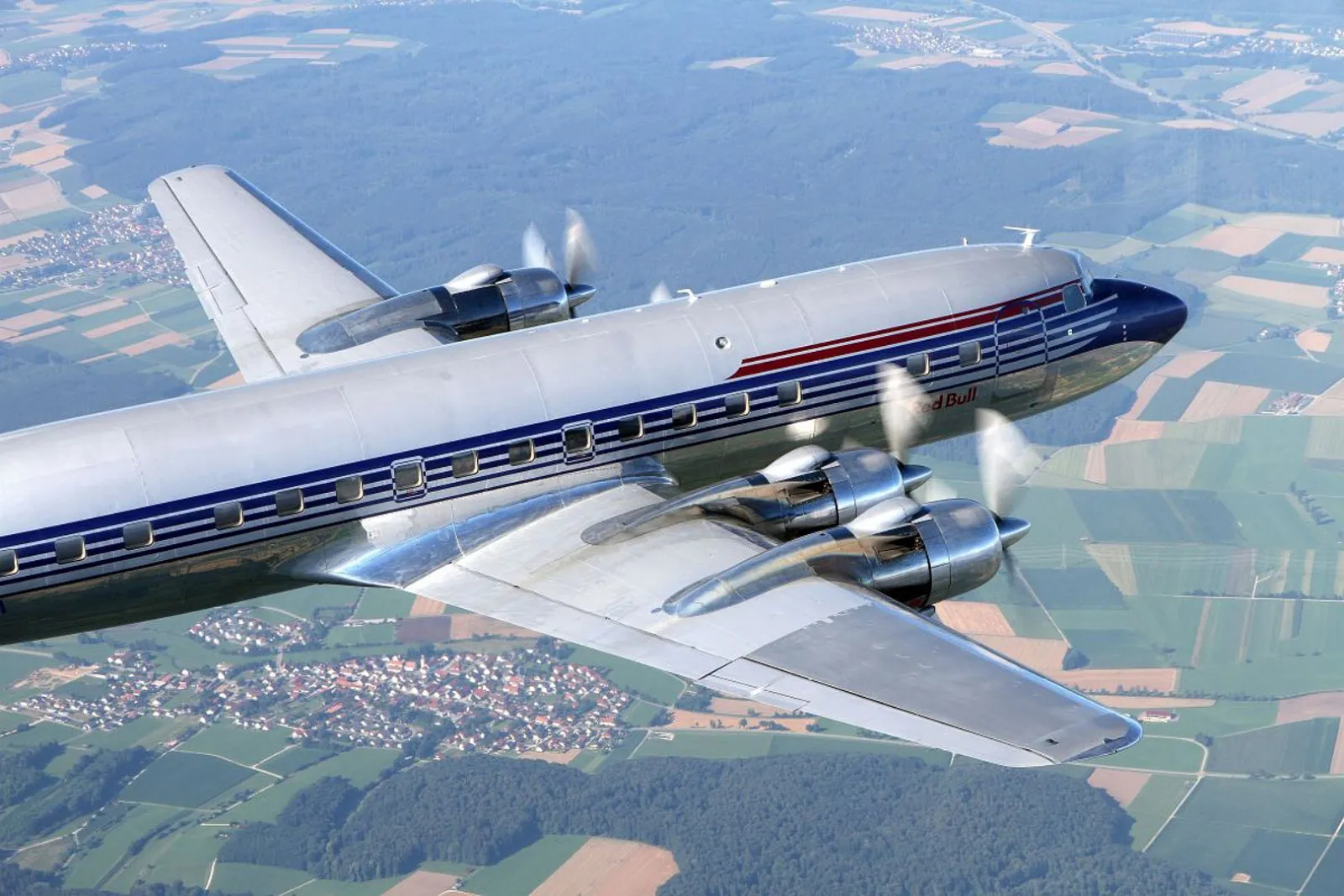 Fabulous video of the stunning Red Bull DC-6B