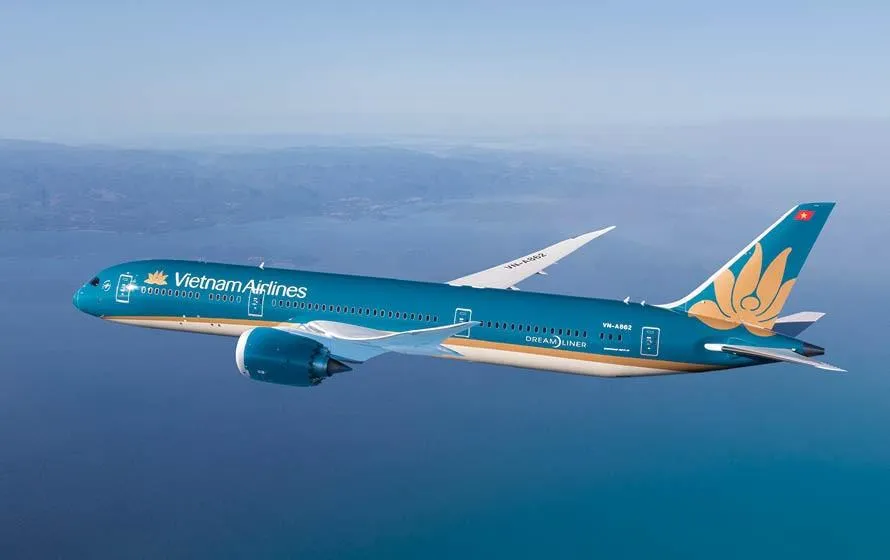 Vietnam Airlines crew fail to lower 787 landing gear