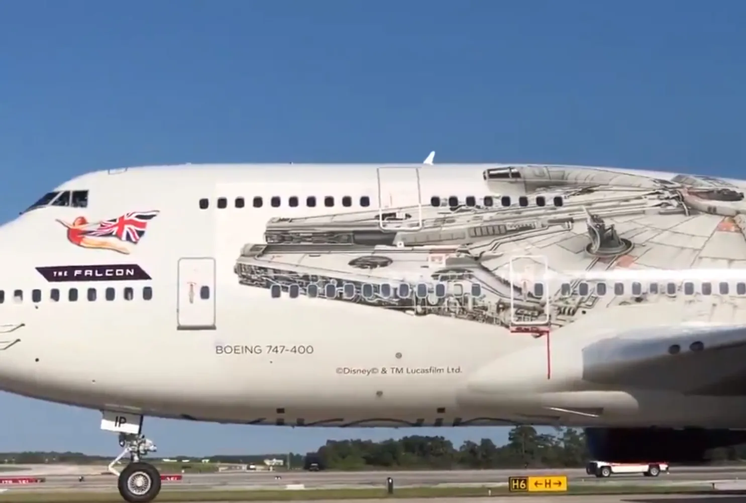 Virgin Atlantic Star Wars Jumbo struts her stuff