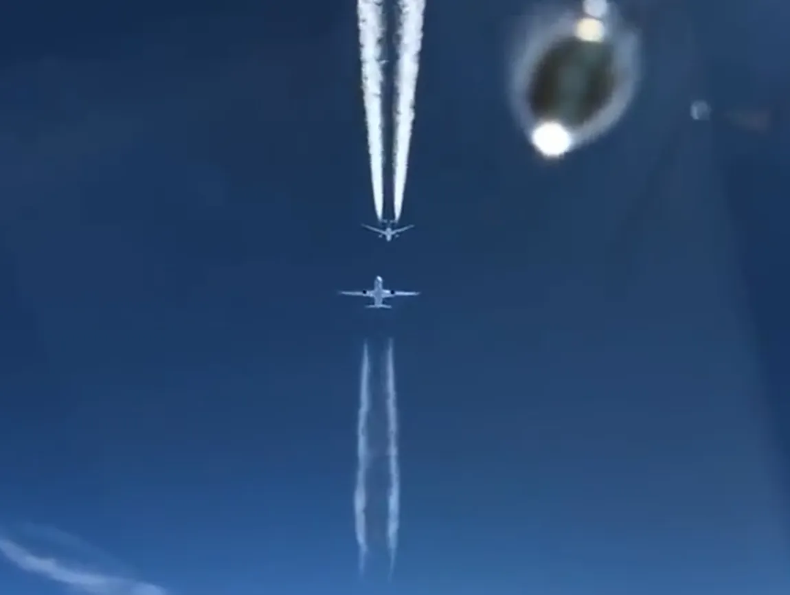 JETS PASSING AT HIGH ALTITUDE