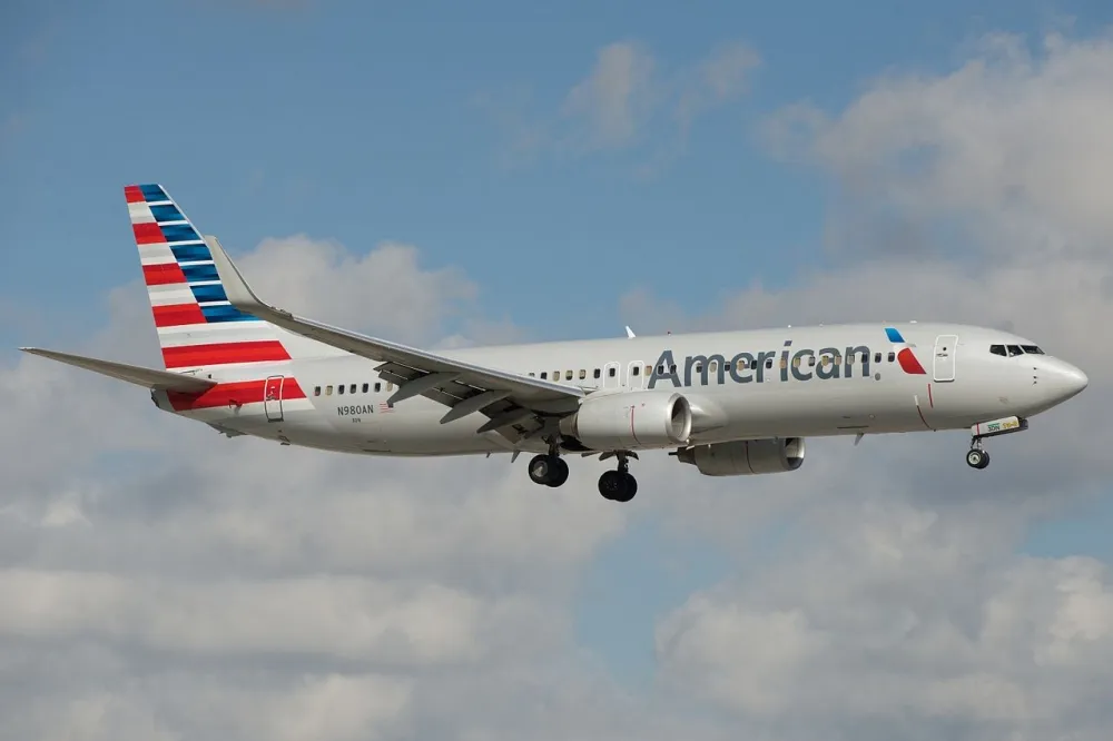 American Airlines pilot dies as plane is about to land.