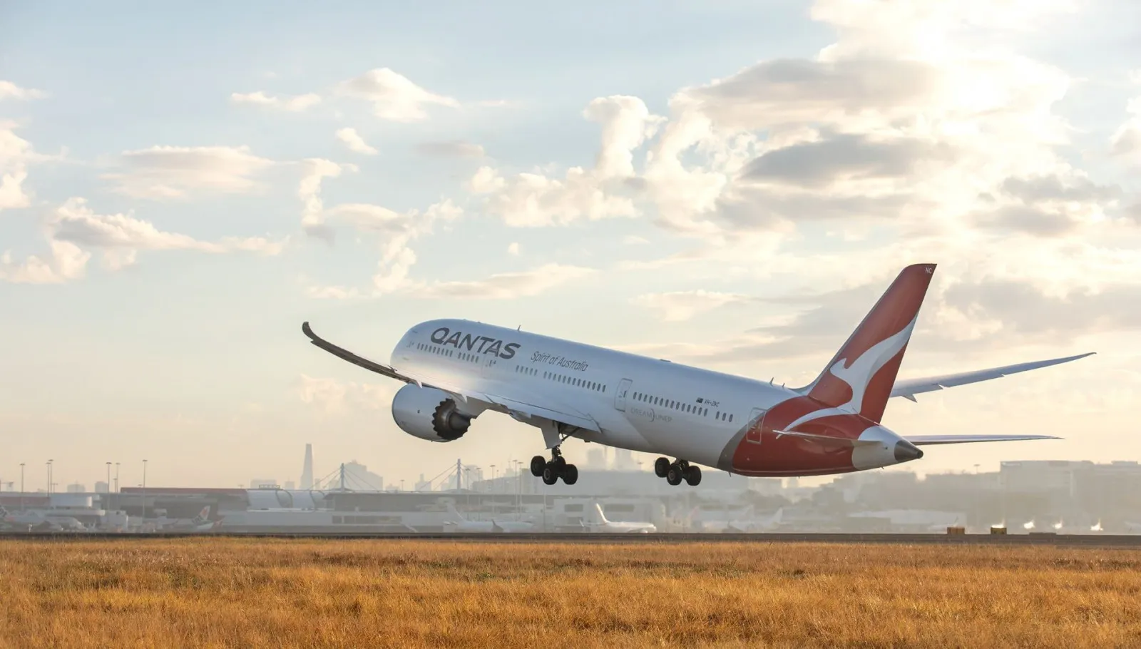 Qantas launches a COVID vaccination mega prizes