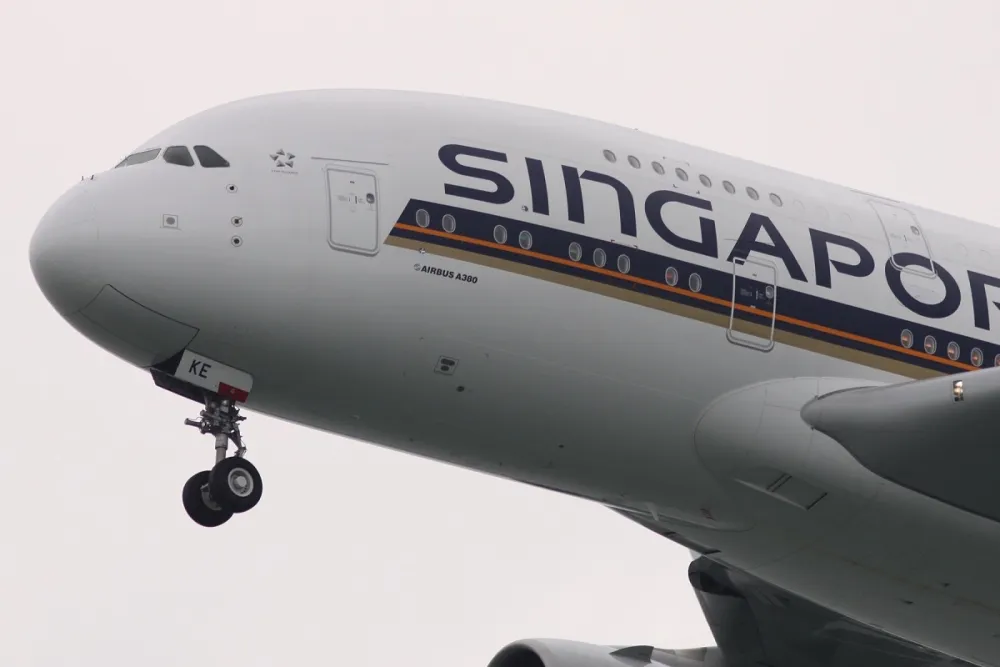 Video of SIA A380 leaving desert storage for a new lease of life