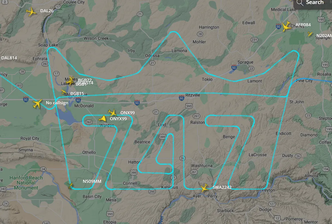 Atlas 747 Draws Crown In The Sky