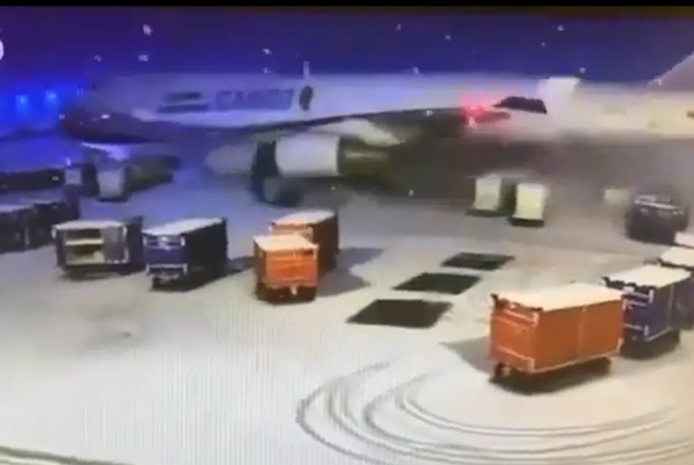 Video of China Airlines 747 smashing into cargo containers