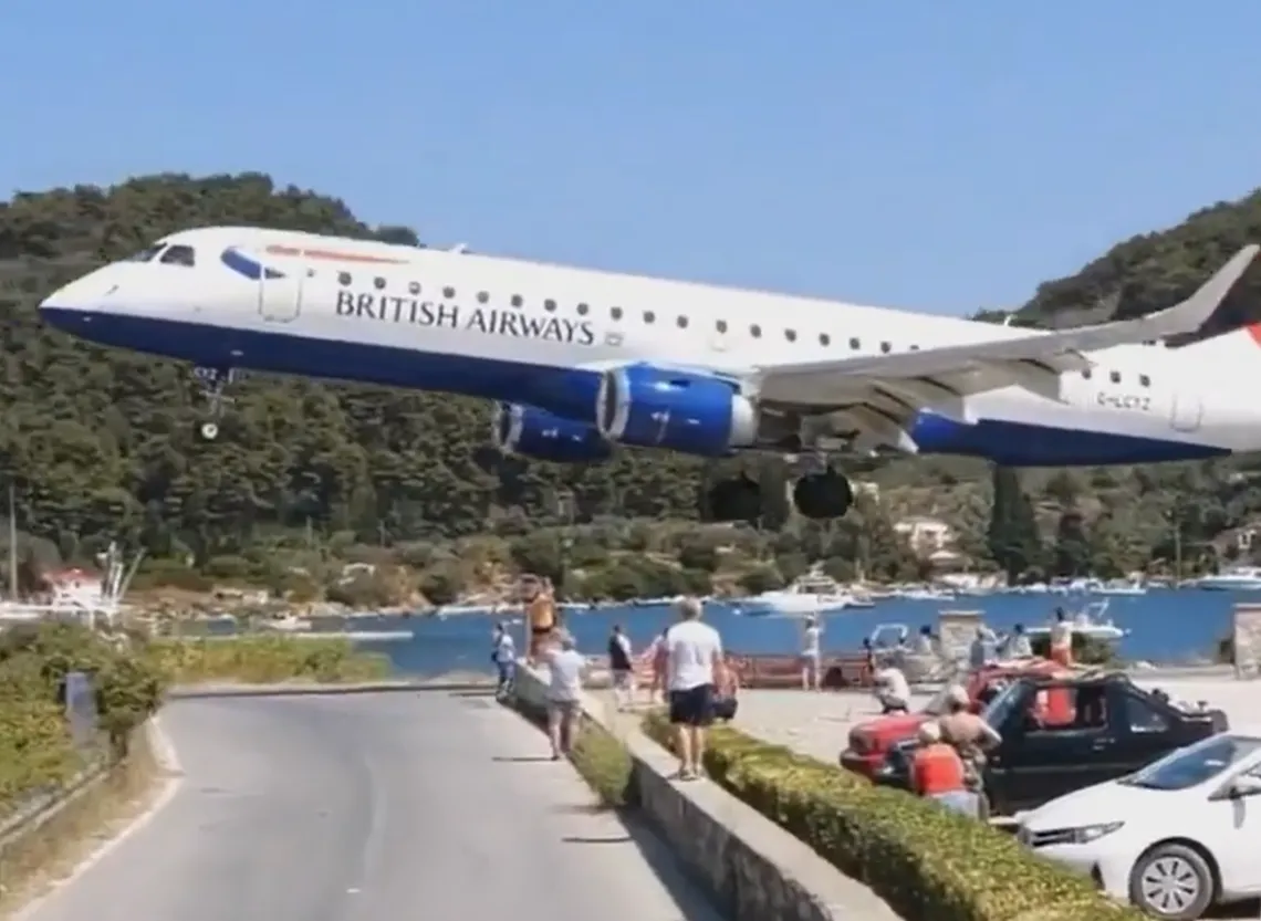 Amazing Video of British Airways Jet At Skiathos