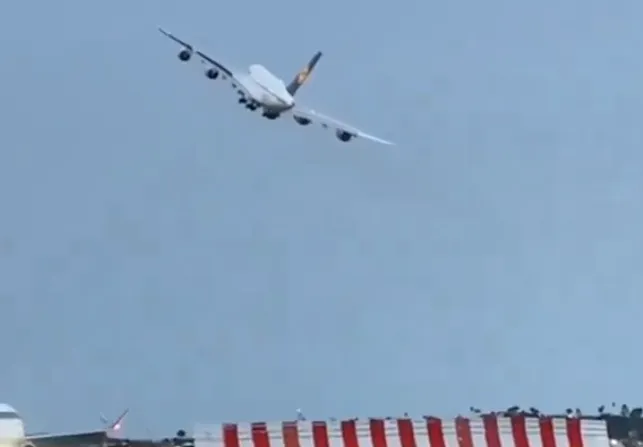 Lufthansa Pilot's A380 Wave Goodbye Causes Safety Concerns