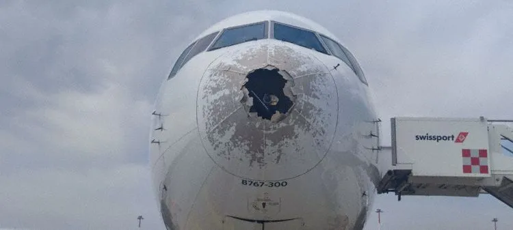 Delta 767 slammed with hail and turbulence