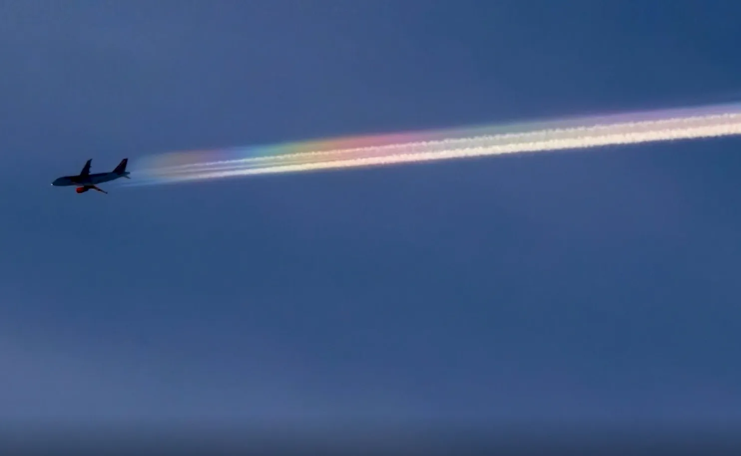 Gorgeous Rainbow Contrail Video