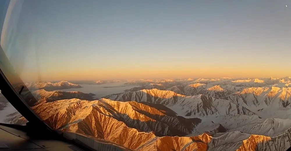 Spectacular Queenstown Landing From The Cockpit