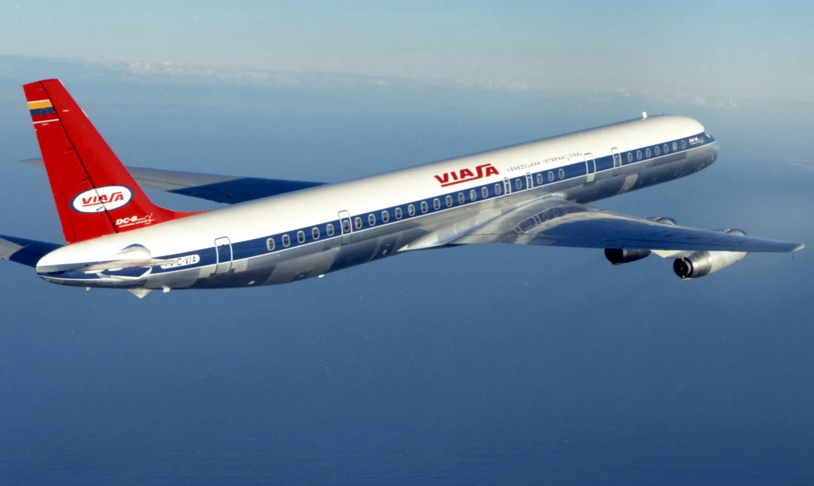 Stunning new images of the Super 60 DC-8