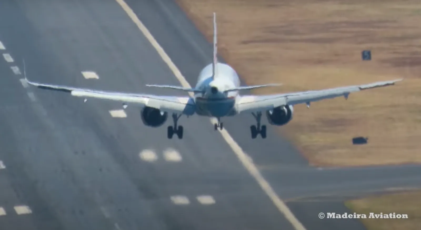 Extraordinary pilot skills on show battling crosswinds at Madeira Airport