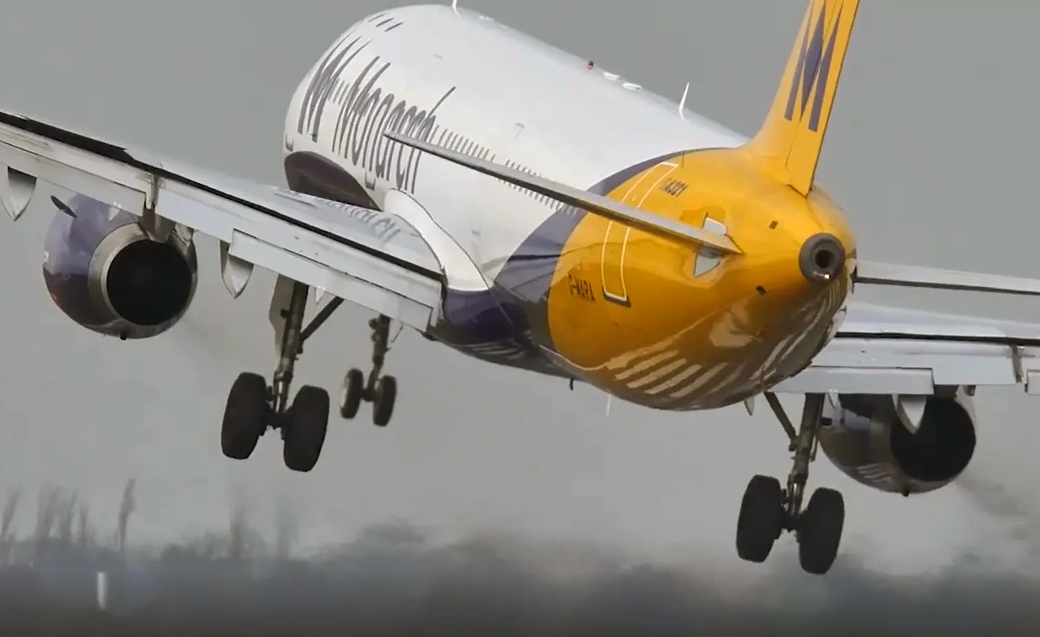 Spectacular crosswind landings at Birmingham