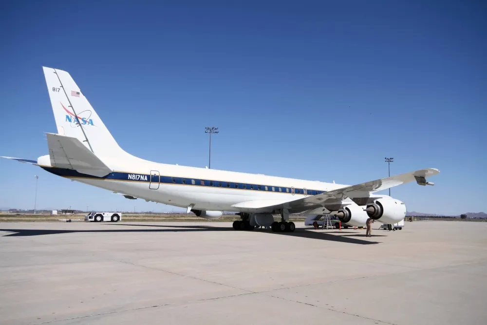 A DAY ON THE NASA DC-8