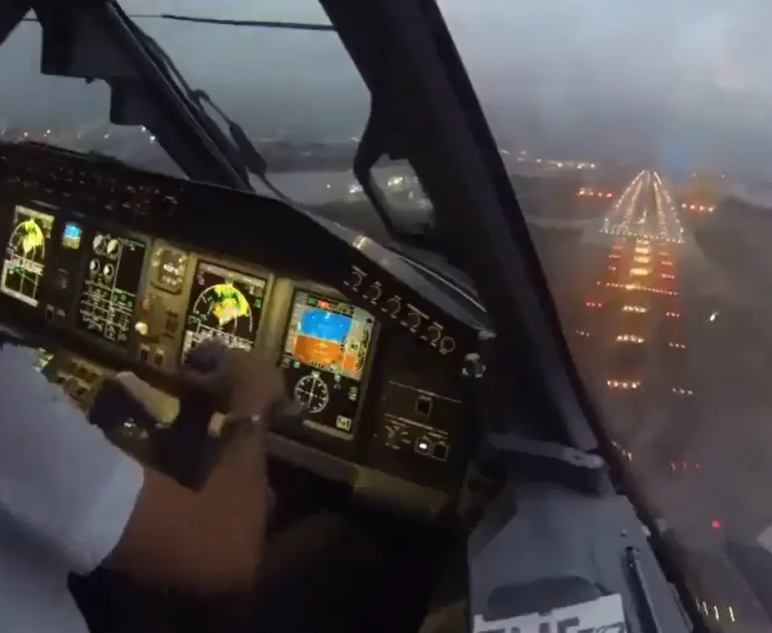 Amazing Video Of Pilot Battling Cross Winds