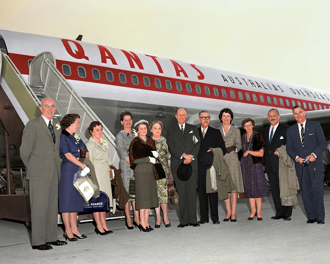 Colourizing Qantas's first 707 delivery flight