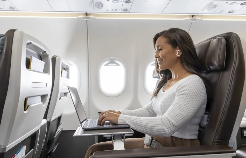 Hawaiian Airlines Debuts High-Speed Starlink Internet on Select Flights