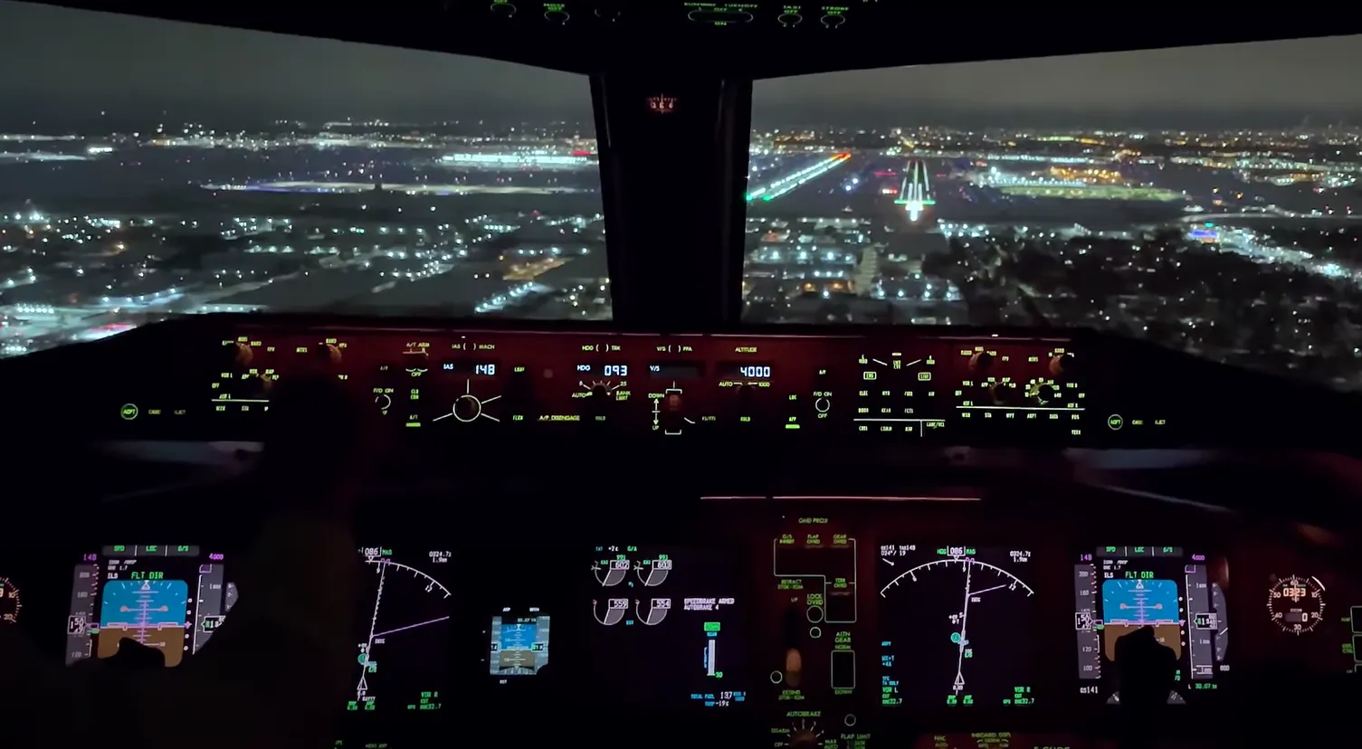 Stunning cockpit video of 777 night landing in snow and crosswind