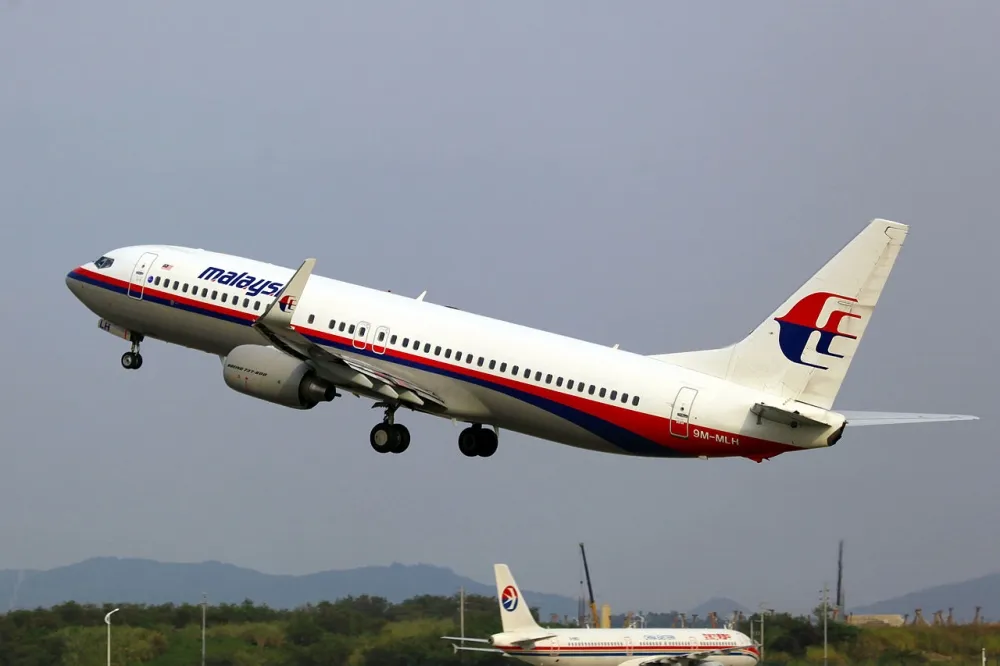 US safety veteran backs call for MH370 search to be extended.