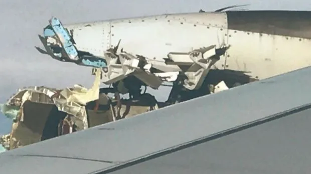 Air France A380 in spectacular engine failure