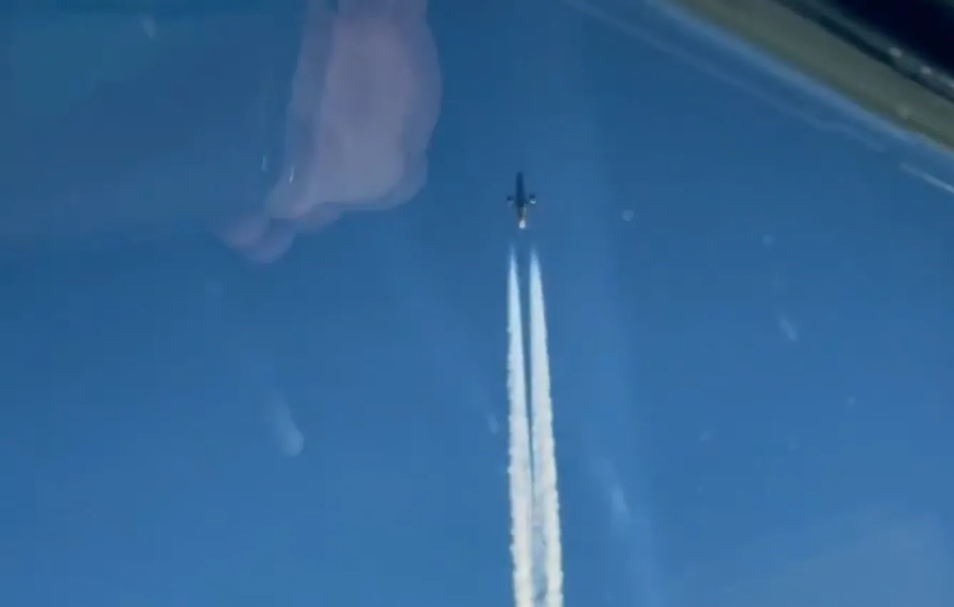 Video captures jets converging at 1200mph.