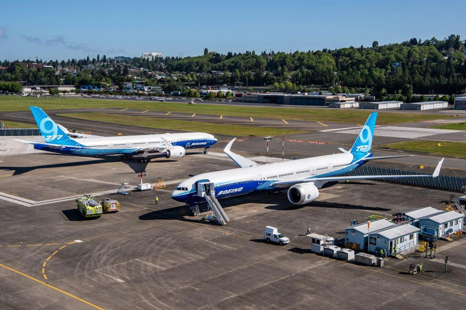 AvWeek's guru Guy Norris gets up close and personal with the 777X