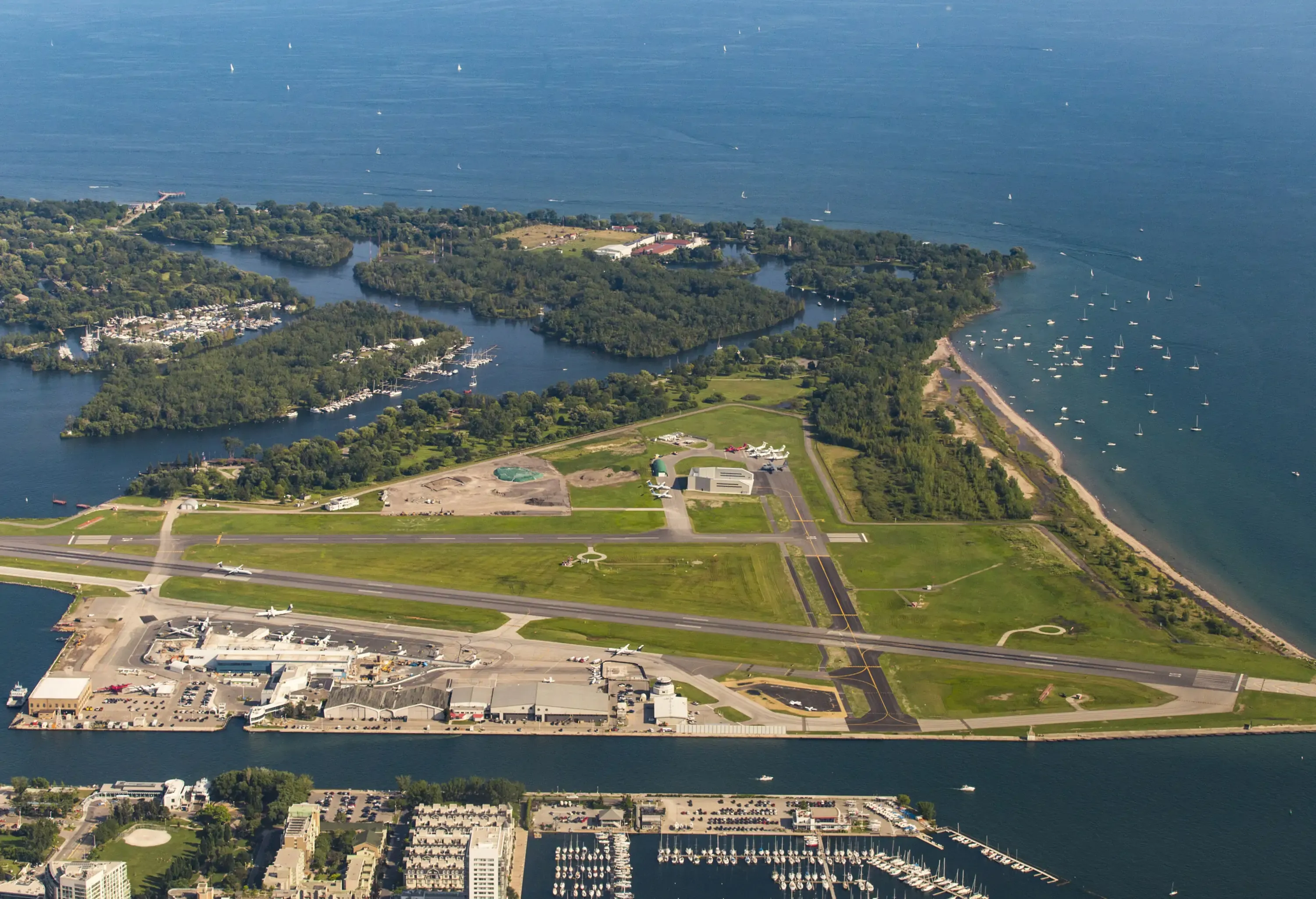 Toronto airports: A comprehensive guide