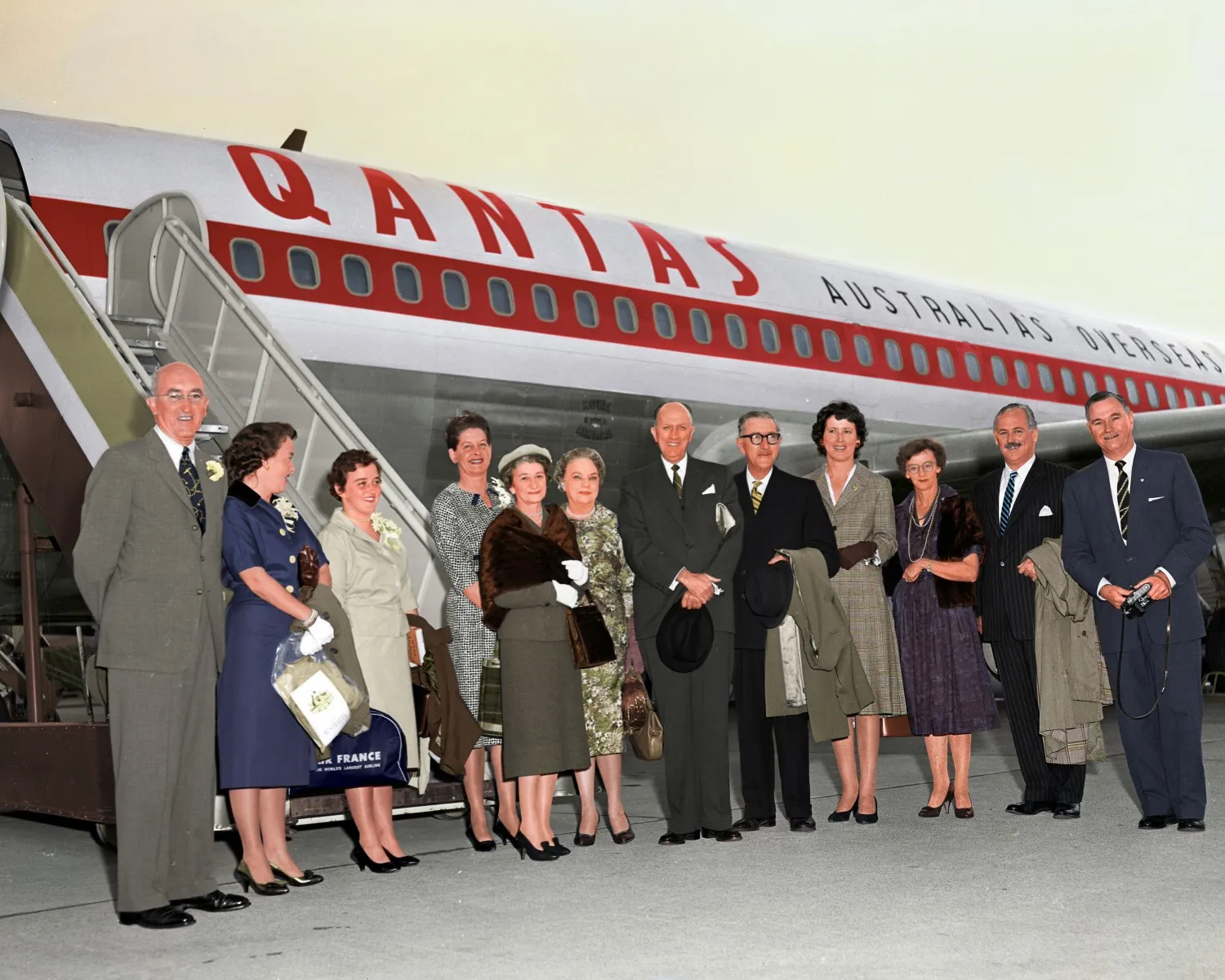 Colorizing Qantas's first jet delivery