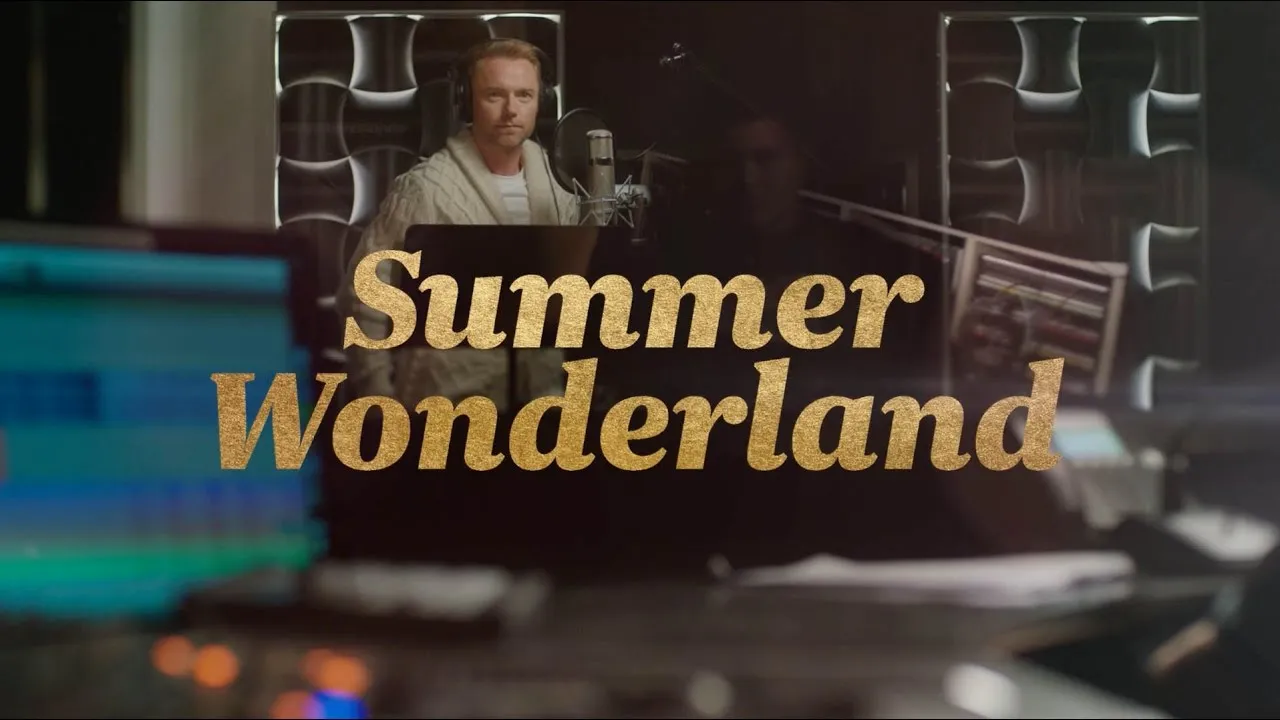 Air New Zealand releases hilarious summer themed Christmas song