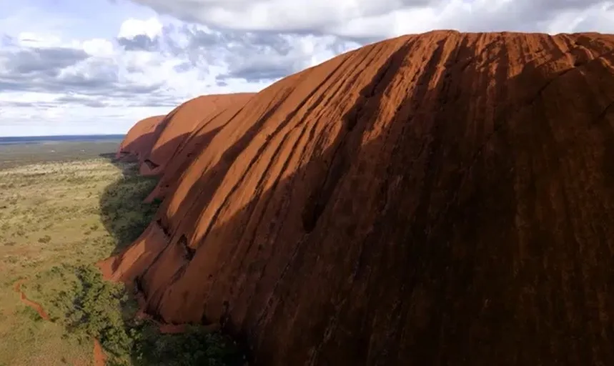 Uluru gets direct scheduled flights from Darwin, Adelaide