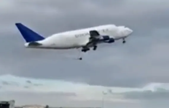 The Moment A Wheel Fell Off A 747 Dreamlifter