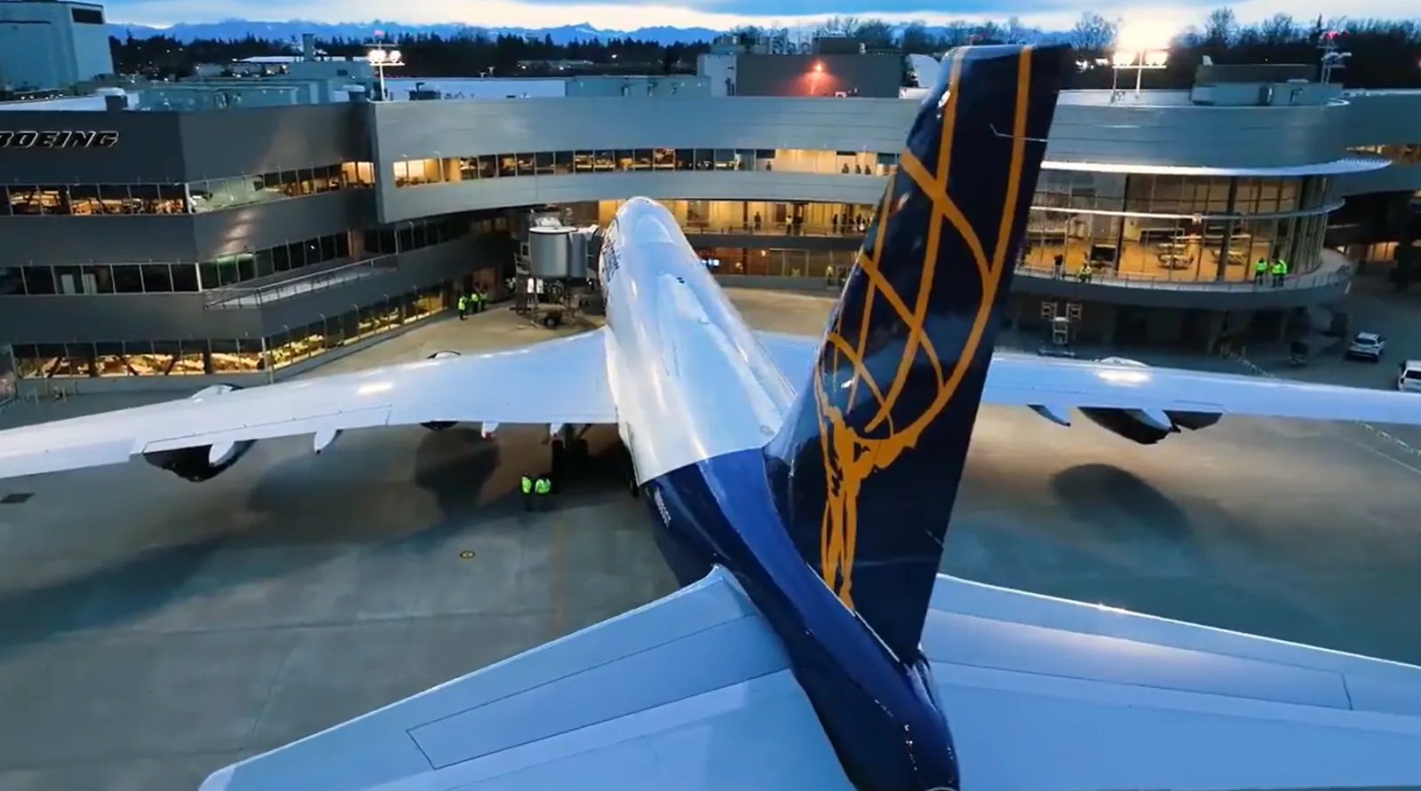 Video Of Last Boeing 747 Delivery