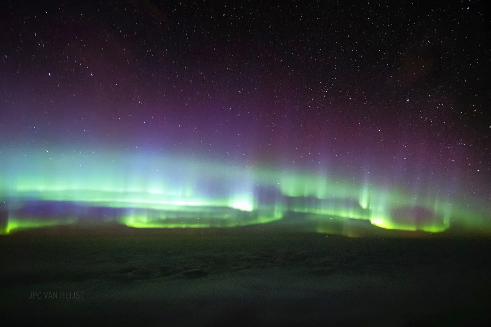 Spectacular Northern Lights Pictures From A Boeing 747