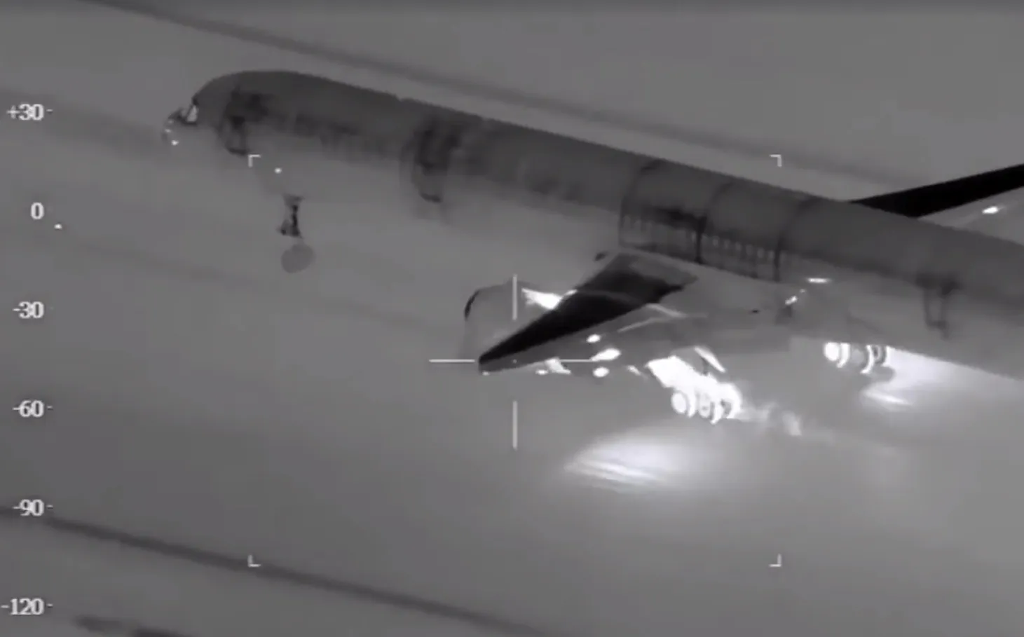 Amazing thermal video of Boeing 757 landing