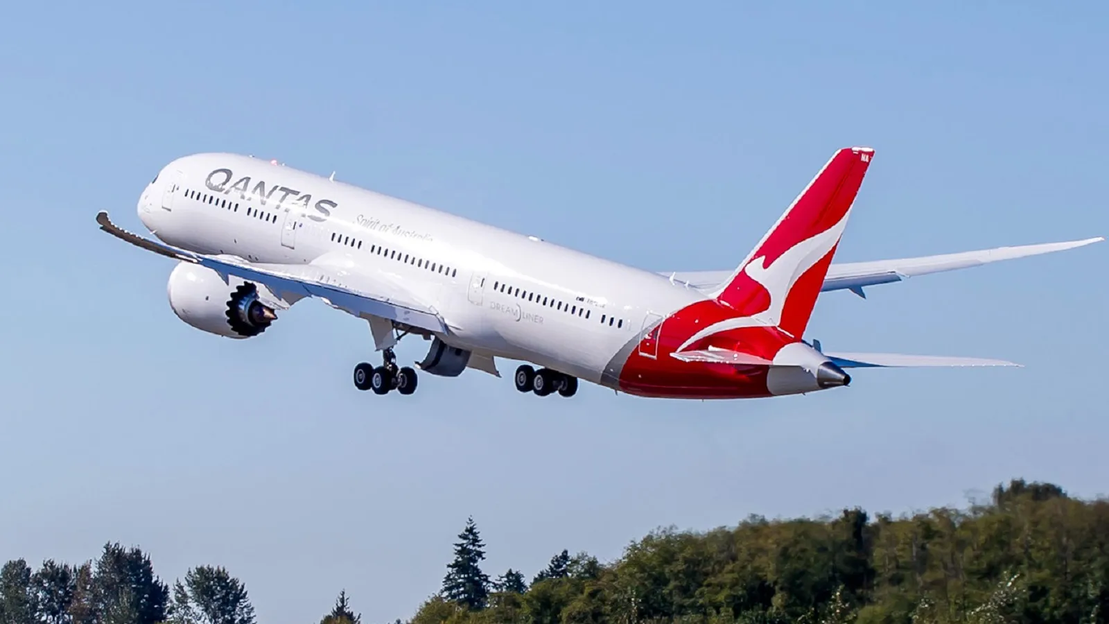 Qantas Boeing 787-9 takeoff