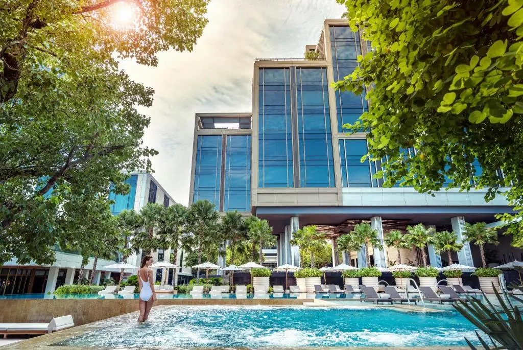 Discover the Chic Retreat: Four Seasons Hotel Bangkok at Chao Phraya River